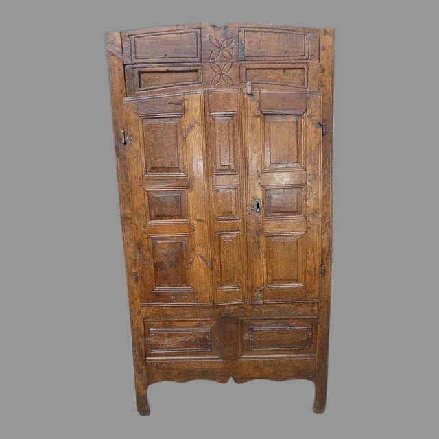 Armoire coffre Art Populaire du Cantal 18ème siècle