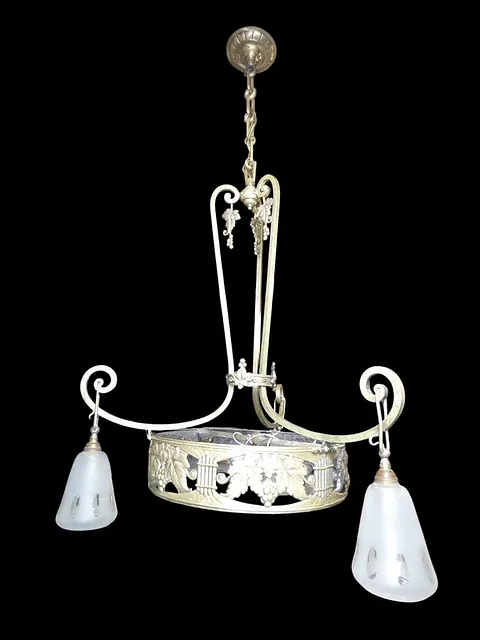 Lustre Art Nouveau laiton et bronze à 3 tulipes