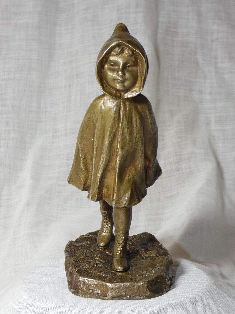 Bronze doré Jeune fille à la cape par Aristide de Ranieri