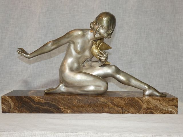 Sculpture en bronze Art Déco signé GODARD
