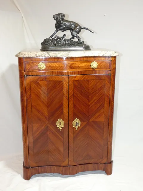 petit meuble entre deux style Régence époque 19ème siècle