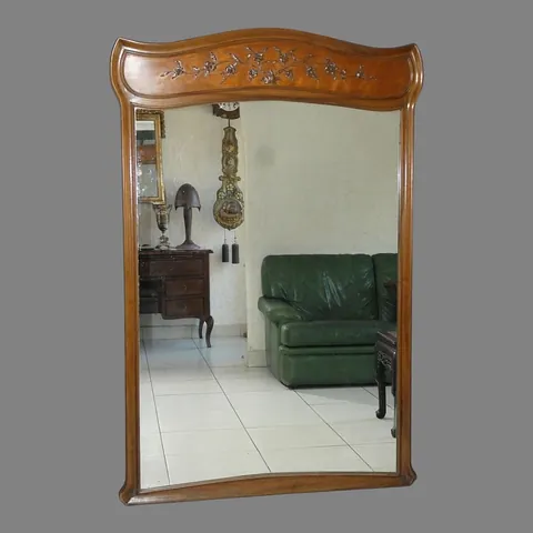 Grand miroir en noyer époque Art Nouveau